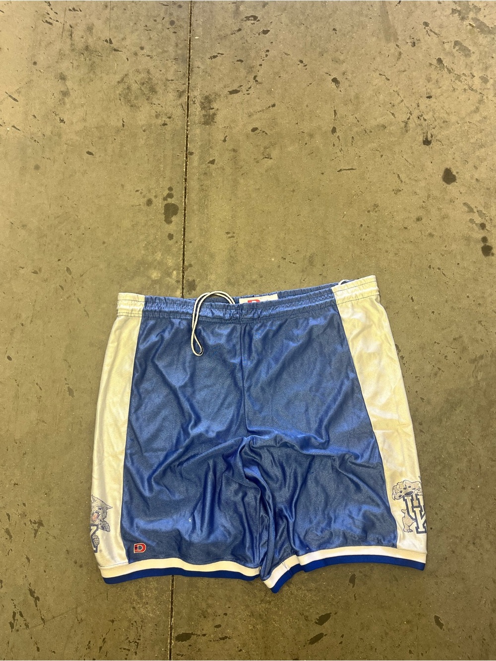 Vintage 90s Kentucky University Wildcats  Basketball Shorts